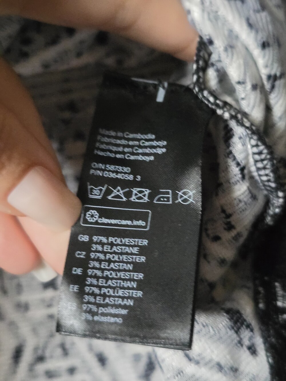 H&M Black and White Aztec Print Long Sleeve Top - Size XS - Picture 4 of 4
